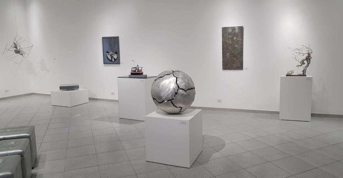 Grande successo di pubblico a Latina per l’inaugurazione della mostra Legami in Alluminio - 