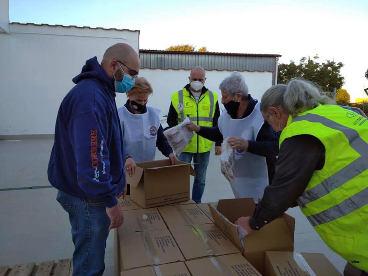 L’associazione “Istituto per la Famiglia” di Cisterna dona 350 chili di alimenti surgelati alle famiglie in difficoltà di Nettuno. - 