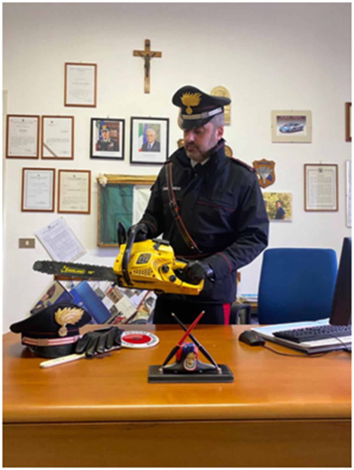 Follia a Sonnino: 28enne tenta di uccidere i genitori con una motosega - 