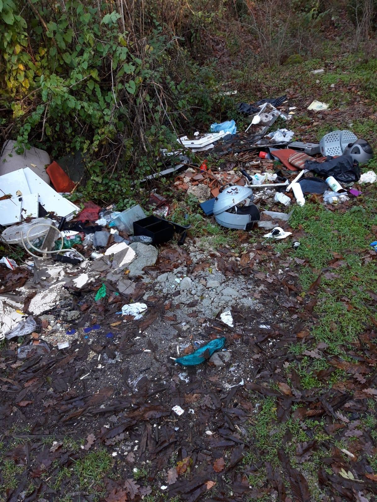 Aprilia - "L'amministrazione comunale aggiorni il regolamento di gestione rifiuti urbani per evitare disagi" - 