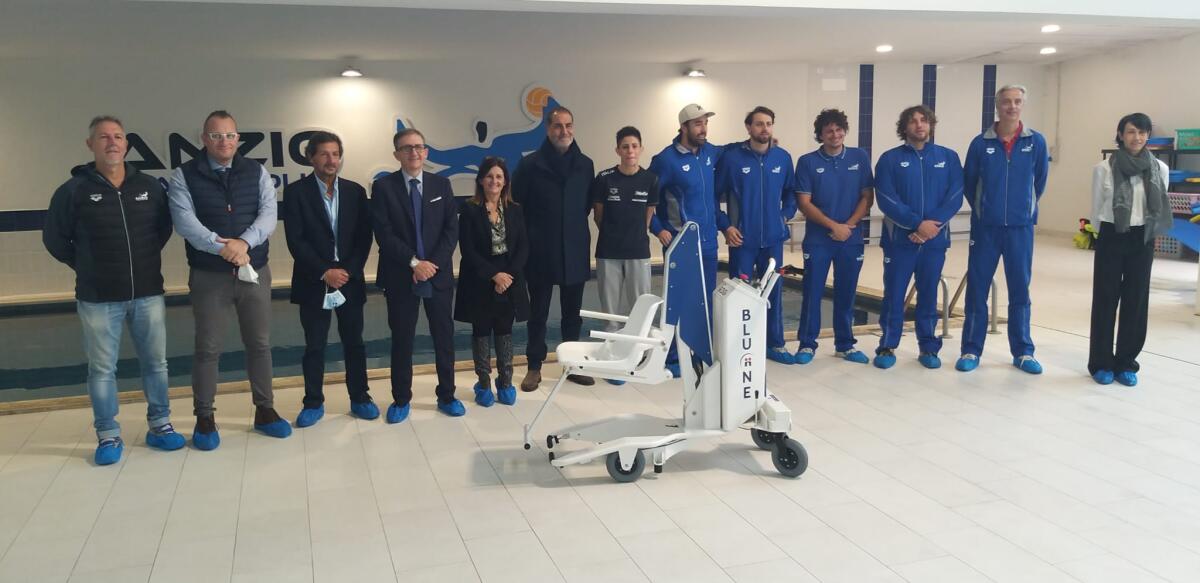 Nuovo Stadio del Nuoto Città di Anzio: da questa mattina operativo un moderno sollevatore da piscina per persone con disabilità donato dalla FIN - 