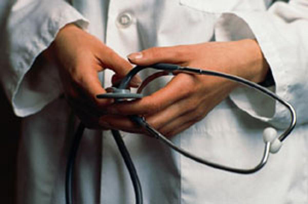 Altri 5 medici di famiglia della Asl di Latina sospesi dal servizio perché non vaccinati; uno di loro è di Aprilia. Salgono a 14 i sanitari sospesi in provincia. - 