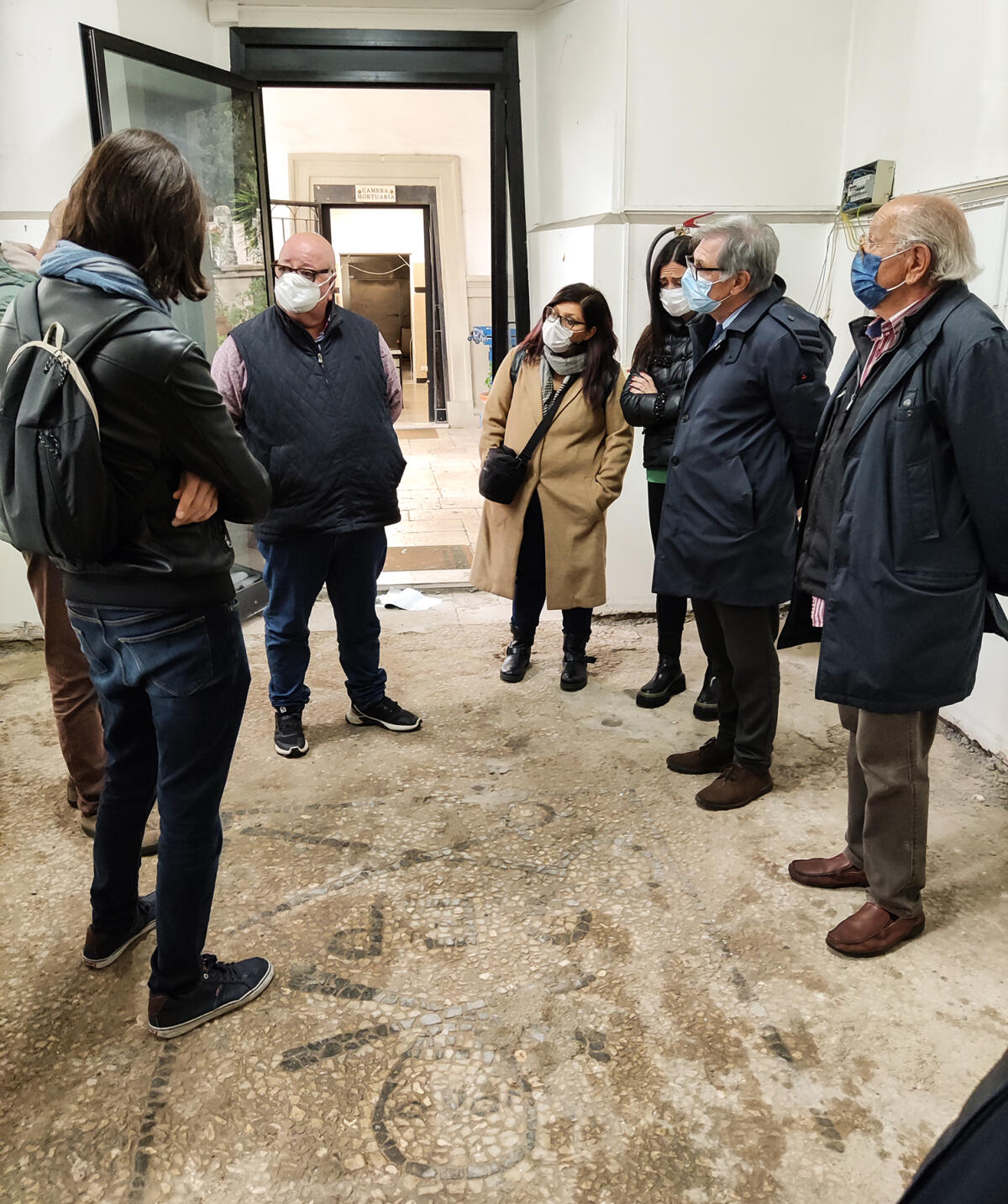 Cisterna, sopralluogo della Soprintendenza Archeologia e Belle Arti al Cimitero per visionare la pavimentazione tornata alla luce - 