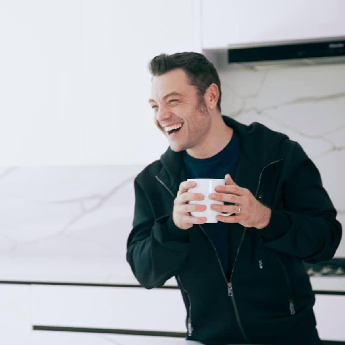 TIZIANO FERRO CI ACCOMPAGNA NELLA NUOVA "CASA" DI STUDIO 93: OGGI ALLE 18.00 INTERVISTA IN DIRETTA! - 