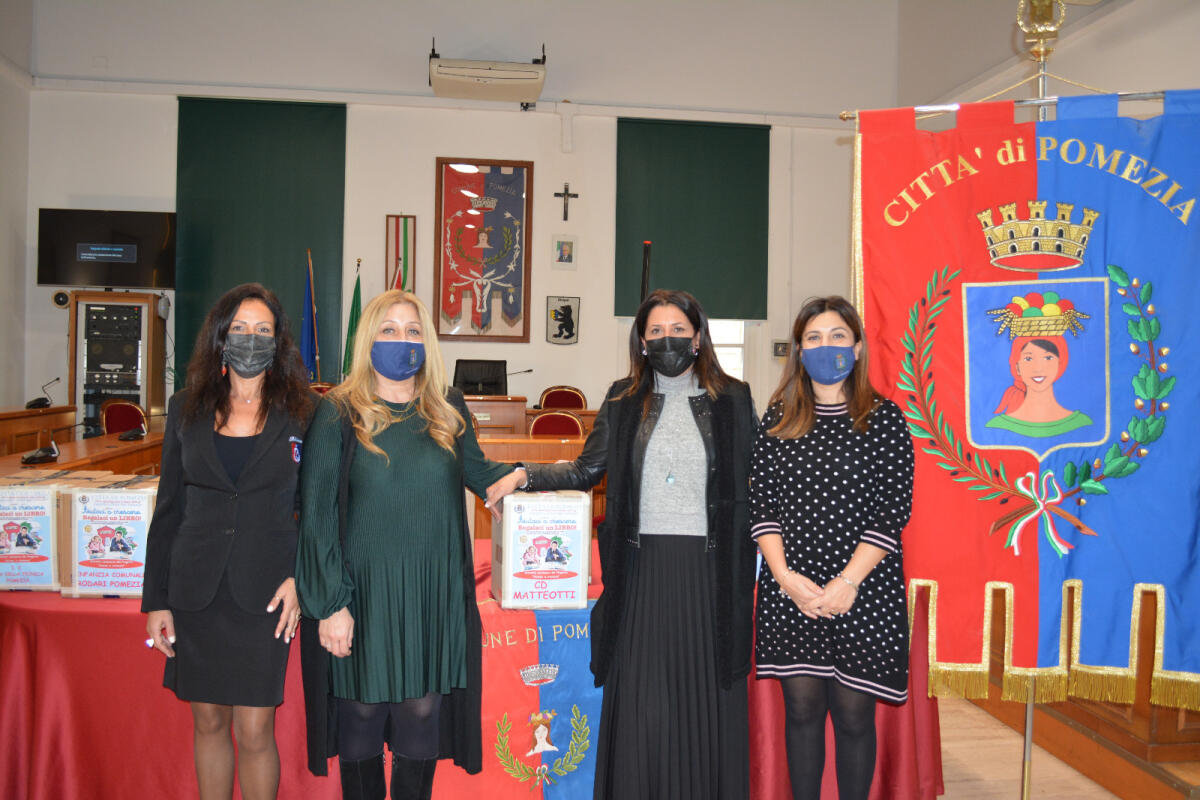 Il Comune di Pomezia aderisce all’iniziativa “Aiutaci a crescere. Regalaci un libro”: consegnati i libri per le scuole del territorio. - 