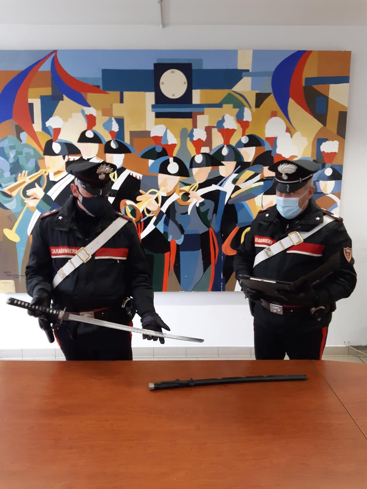 In giro in auto con una Katana, 35enne di Aprilia denunciato FOTO - 