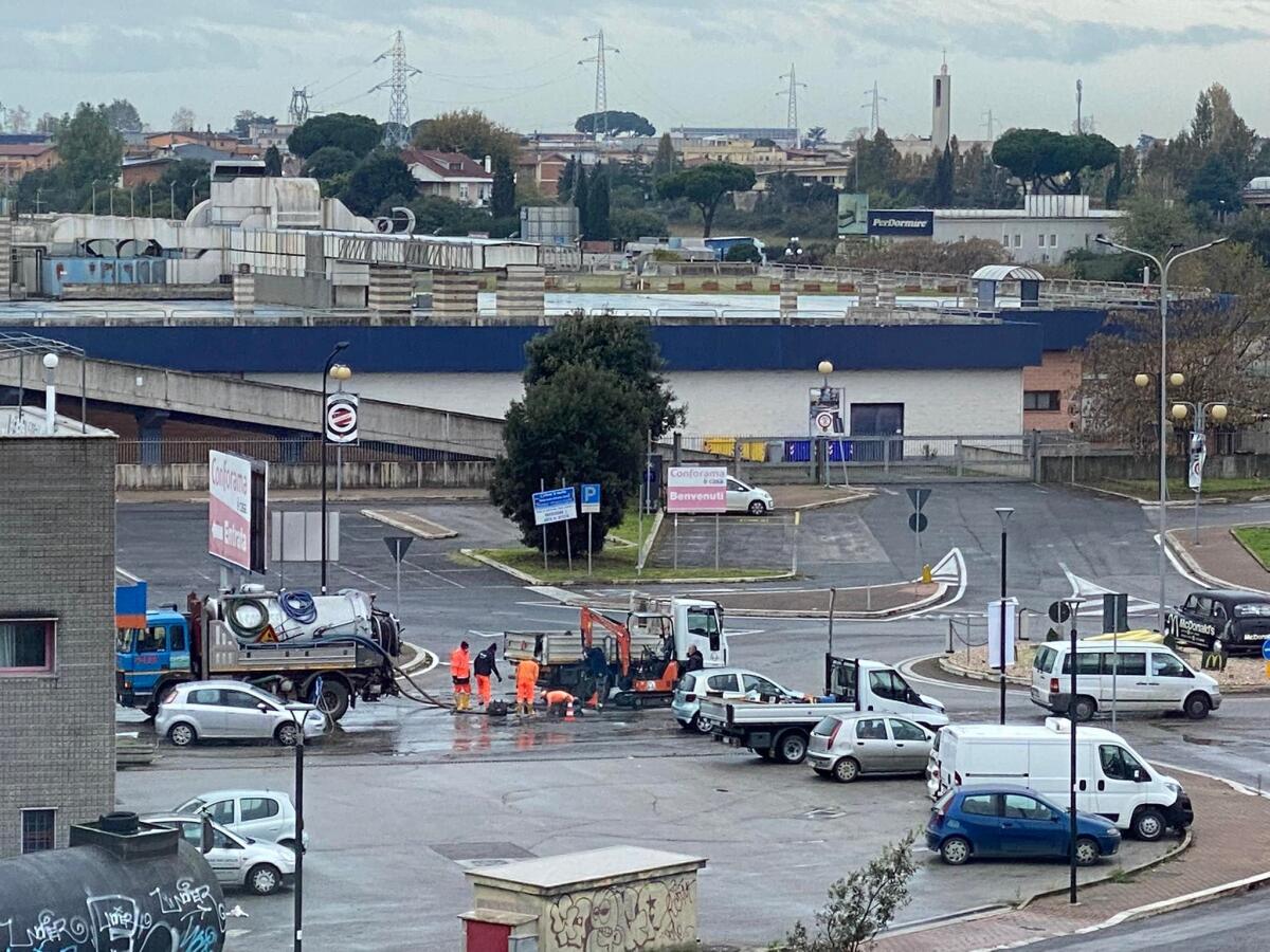 Aprilia - Guasto in via Mascagni, manca l'acqua fino alle 12.30 - 