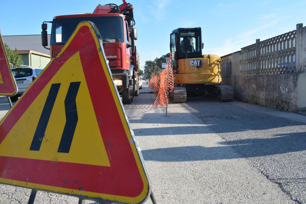 Strade a Pomezia: al via i lavori di riqualificazione di via Naro. - 