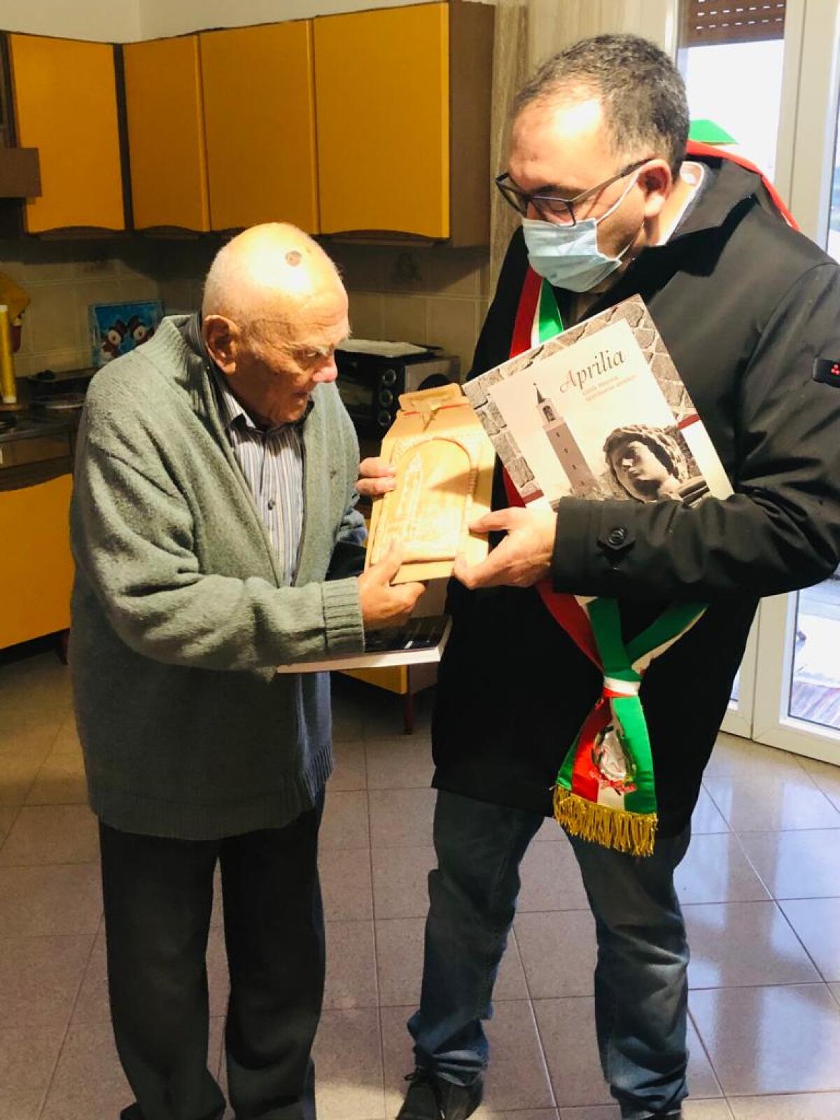 Aprilia, Guglielmo Berduzzo compie 100 anni: gli auguri del sindaco e della città - 