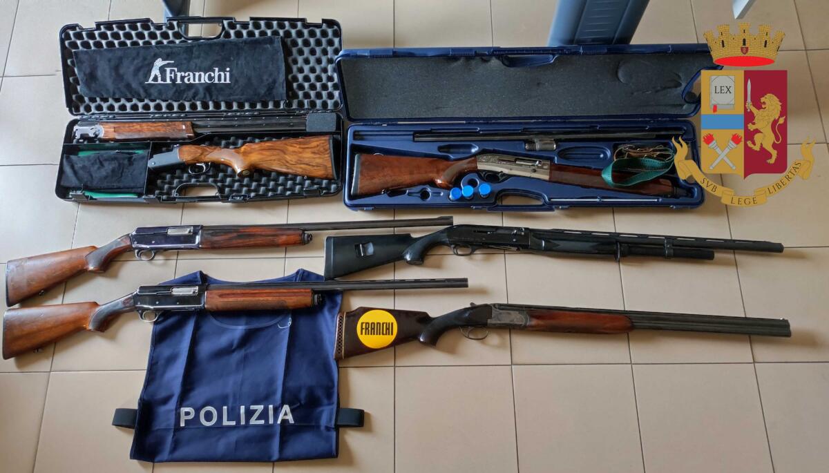 Latina, due persone denunciate per violazione delle norme in materia di armi - 