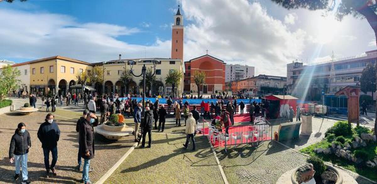 Aprilia, prorogata per altri 7 giorni l'ordinanza per l'obbligo della mascherina all'aperto - 