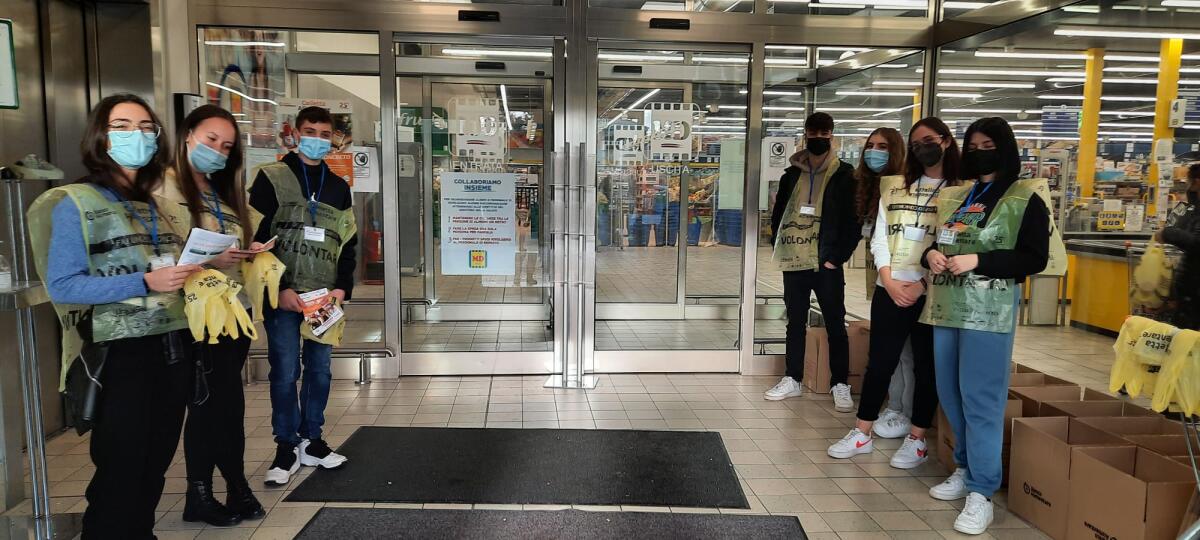 Anche l’Istituto “Rosselli” di Aprilia in campo per la Giornata Nazionale della Colletta Alimentare. - 