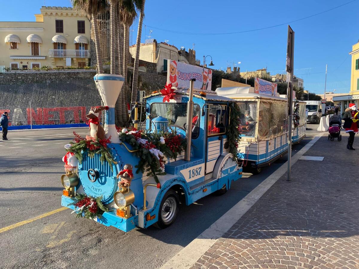 A Nettuno parte “la Navetta di Natale”: collegherà il centro con le aree di parcheggio. - 