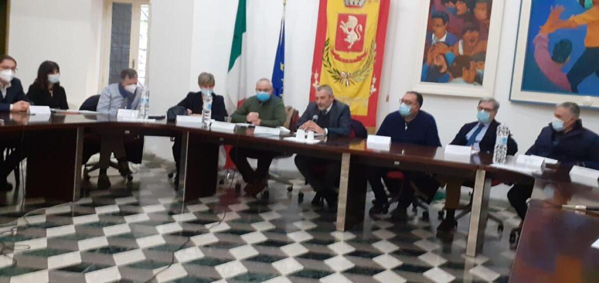Consiglio sulla sanità a Cori, presenti tutti i sindaci del distretto. Sul tavolo: apertura h24 dei Pat, carenza medici ad Aprilia e il potenziamento dei servizi - 