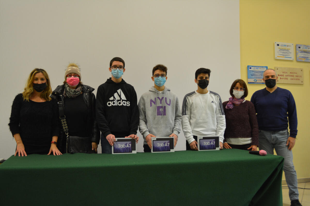 “Ecoquiz, in missione per il Pianeta”, a Pomezia premiati tre giovani studenti - 