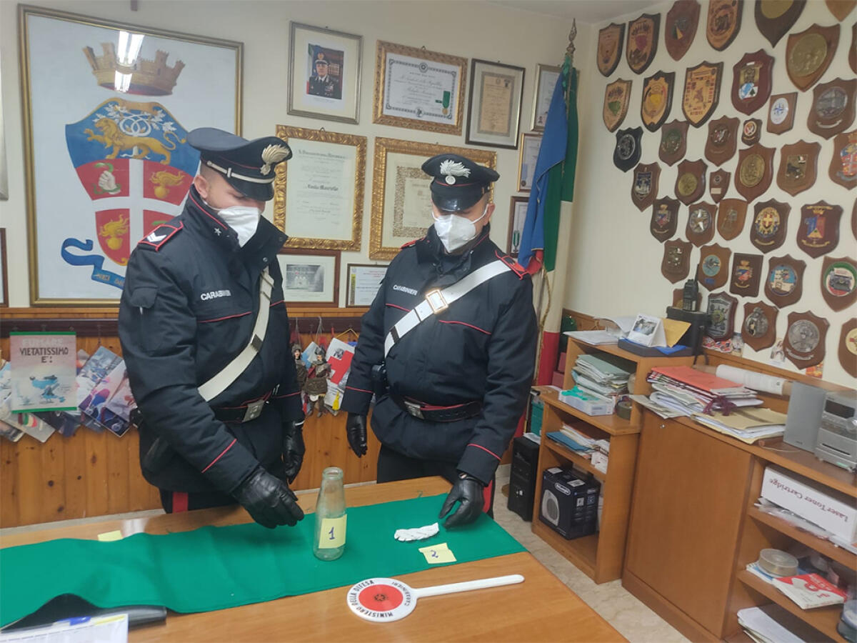 Rissa con cocci e bottiglie: a Fondi i carabinieri arrestano 5 persone - 