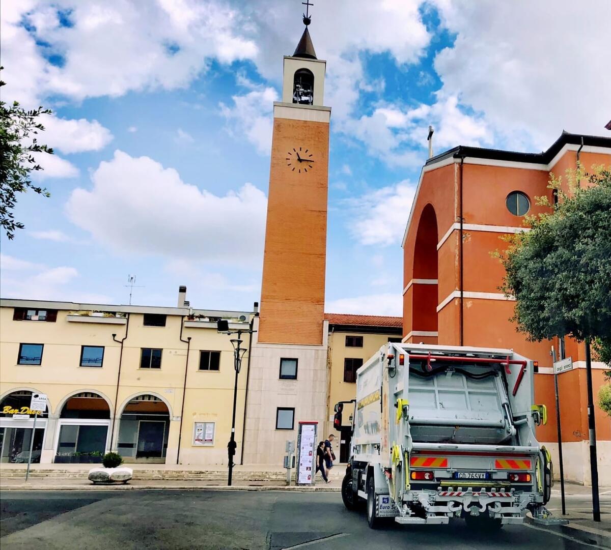 Raccolta porta a porta: anche questo venerdì 31 Dicembre ad Aprilia il ritiro inizierà alle 5.00 del mattino. - 