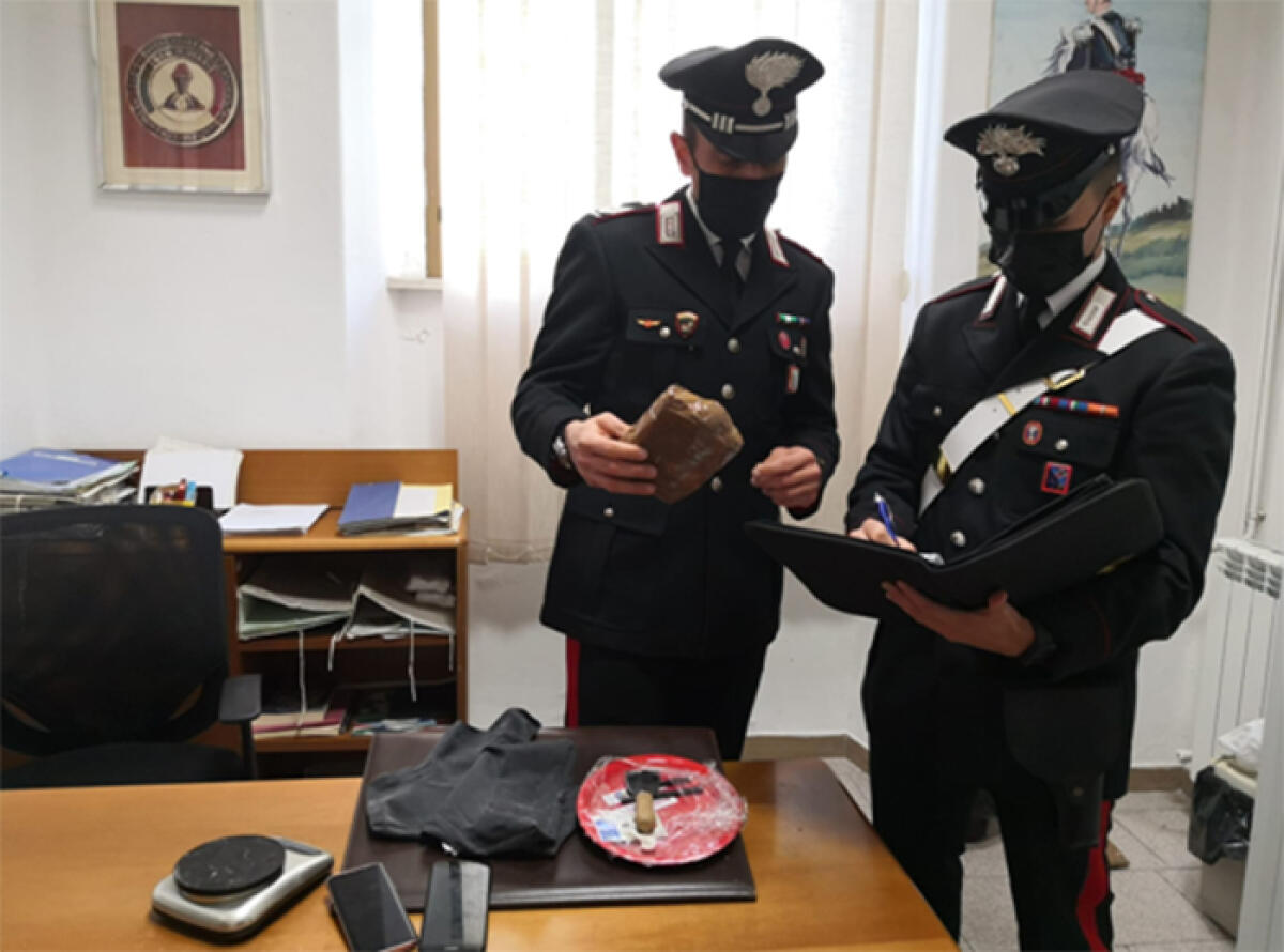 Sorpreso nella zona dei pub, a Latina, con mezzo chilo di cocaina ed anche hashish: 25enne arrestato dai Carabinieri. - 