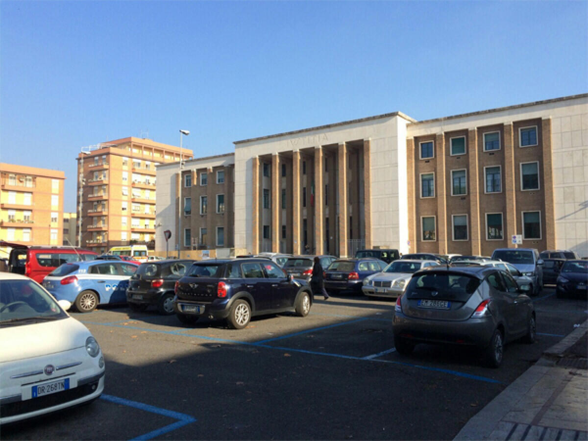 Allarme bomba nel Palazzo di Giustizia a Latina, in Piazza Buozzi: emergenza rientrata dopo il sopralluogo dei Carabinieri. - 