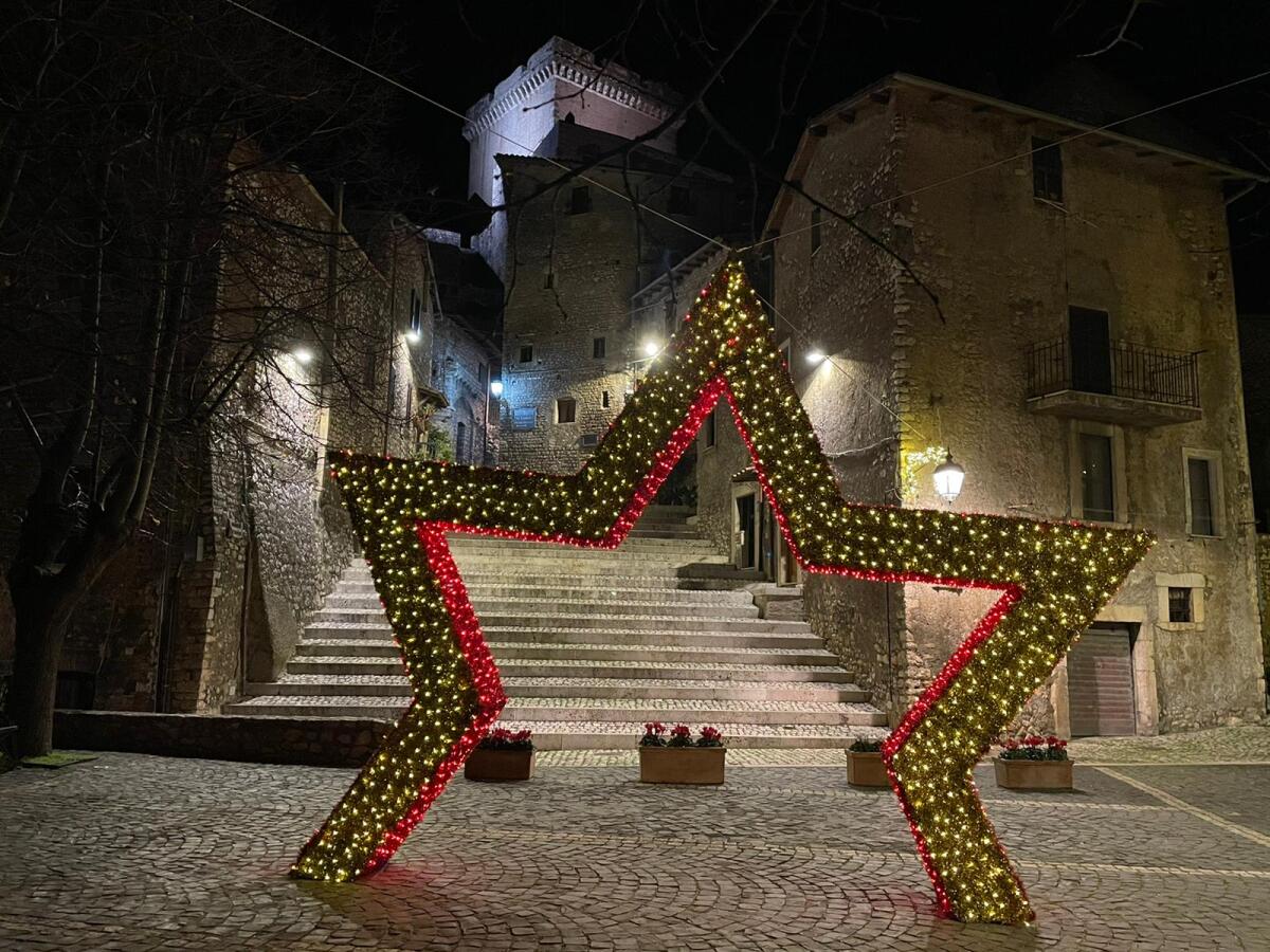 Fine settimana di appuntamenti per il Natale a Sermoneta: luminarie, presepi e musica - 
