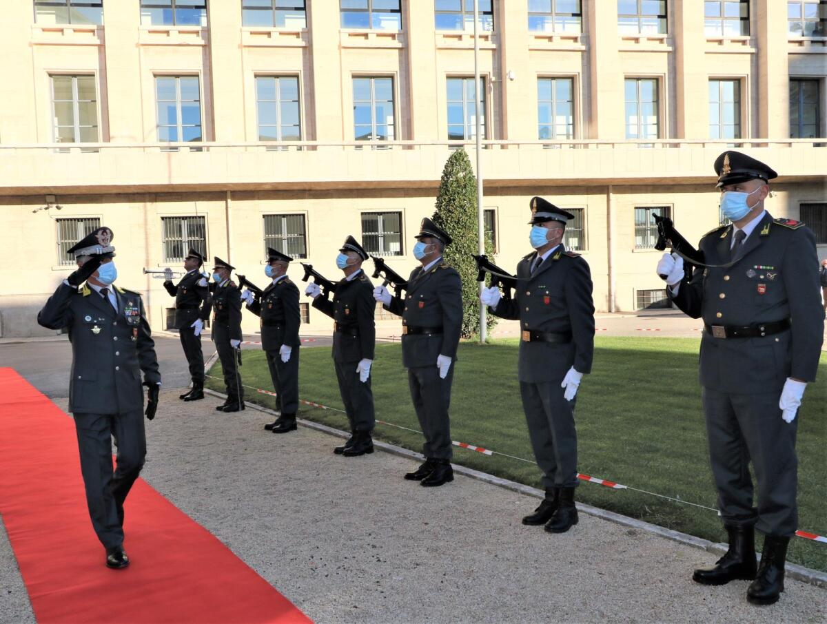 Il Generale di Divisione, Virgilio Pomponi, in visita al comando provinciale della Guardia di Finanza di Latina. - 