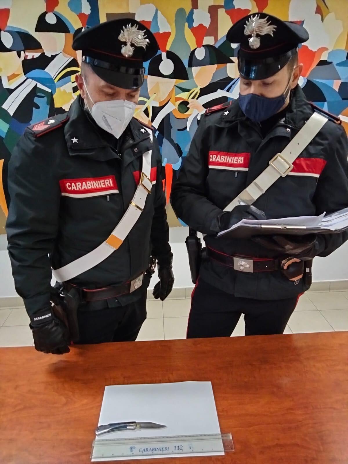 Coltellate ad un 60enne che gli chiedeva denaro, in arresto un uomo di Aprilia per tentato omicidio - 