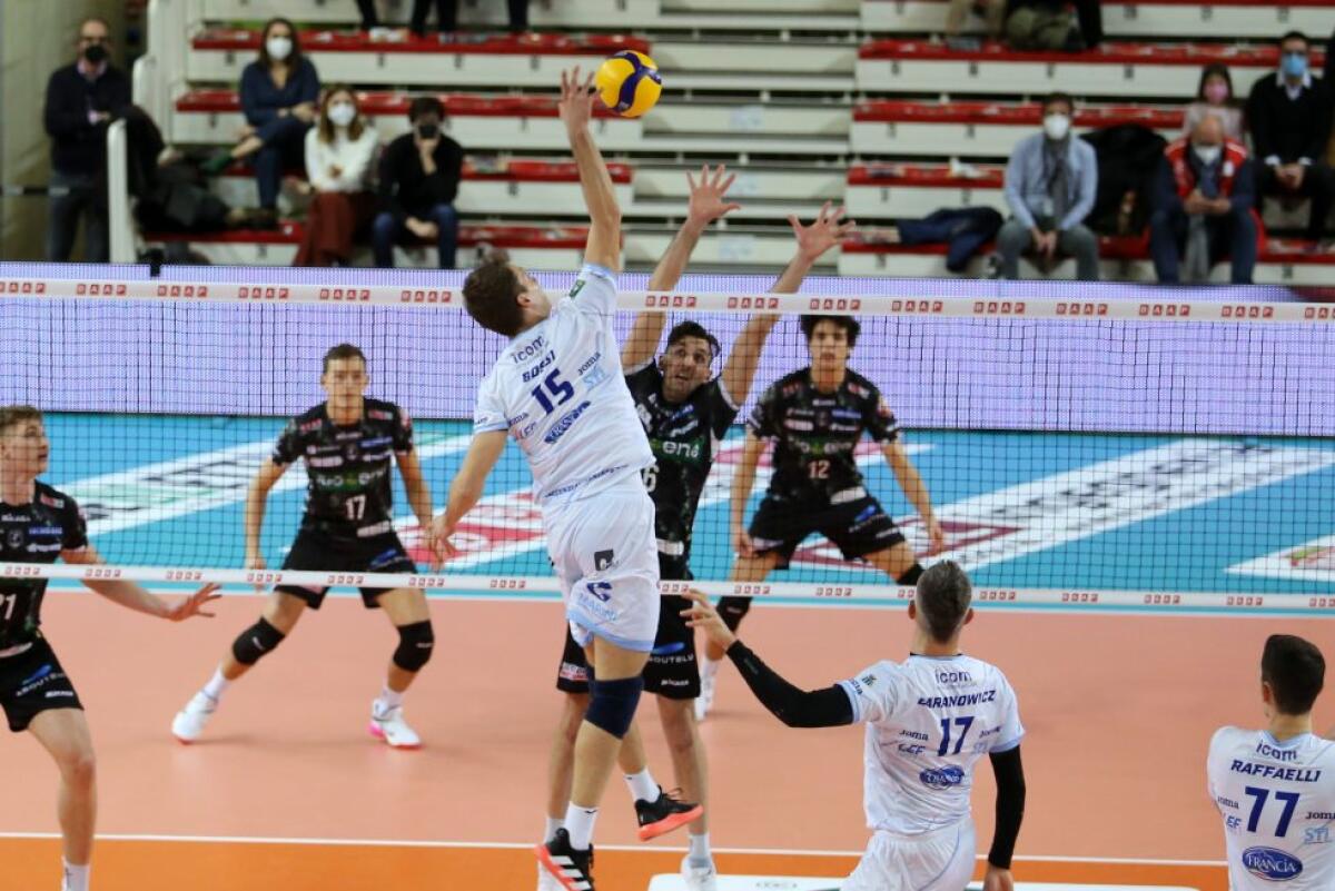 Pallavolo maschile di Superlega: la Top Volley Cisterna conquista un punto nella trasferta di Padova. La gara si chiude 3-2. - 