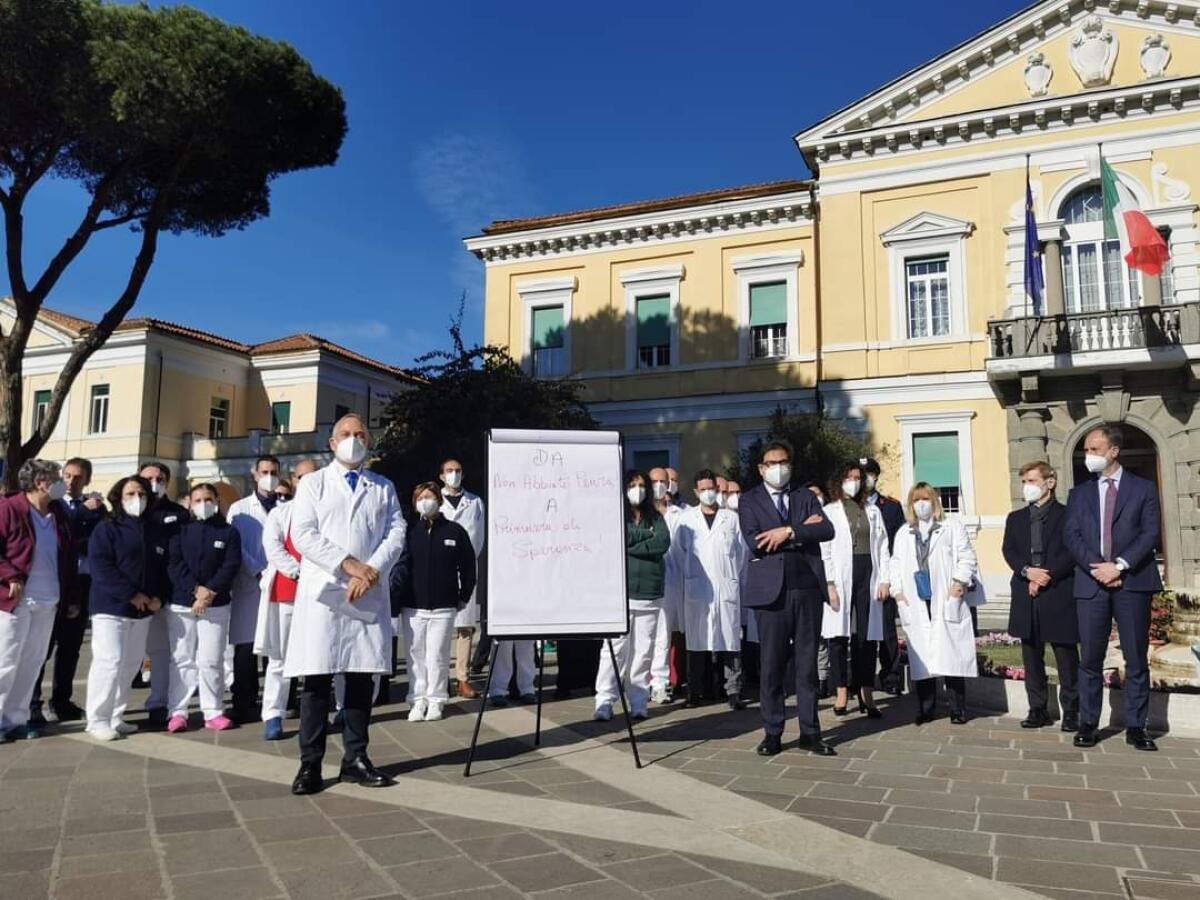 12.201 nuovi casi Covid e 14 decessi nel Lazio. A due anni dall'inizio della pandemia allo Spallanzani il ringraziamento a tutti gli operatori sanitari. - 