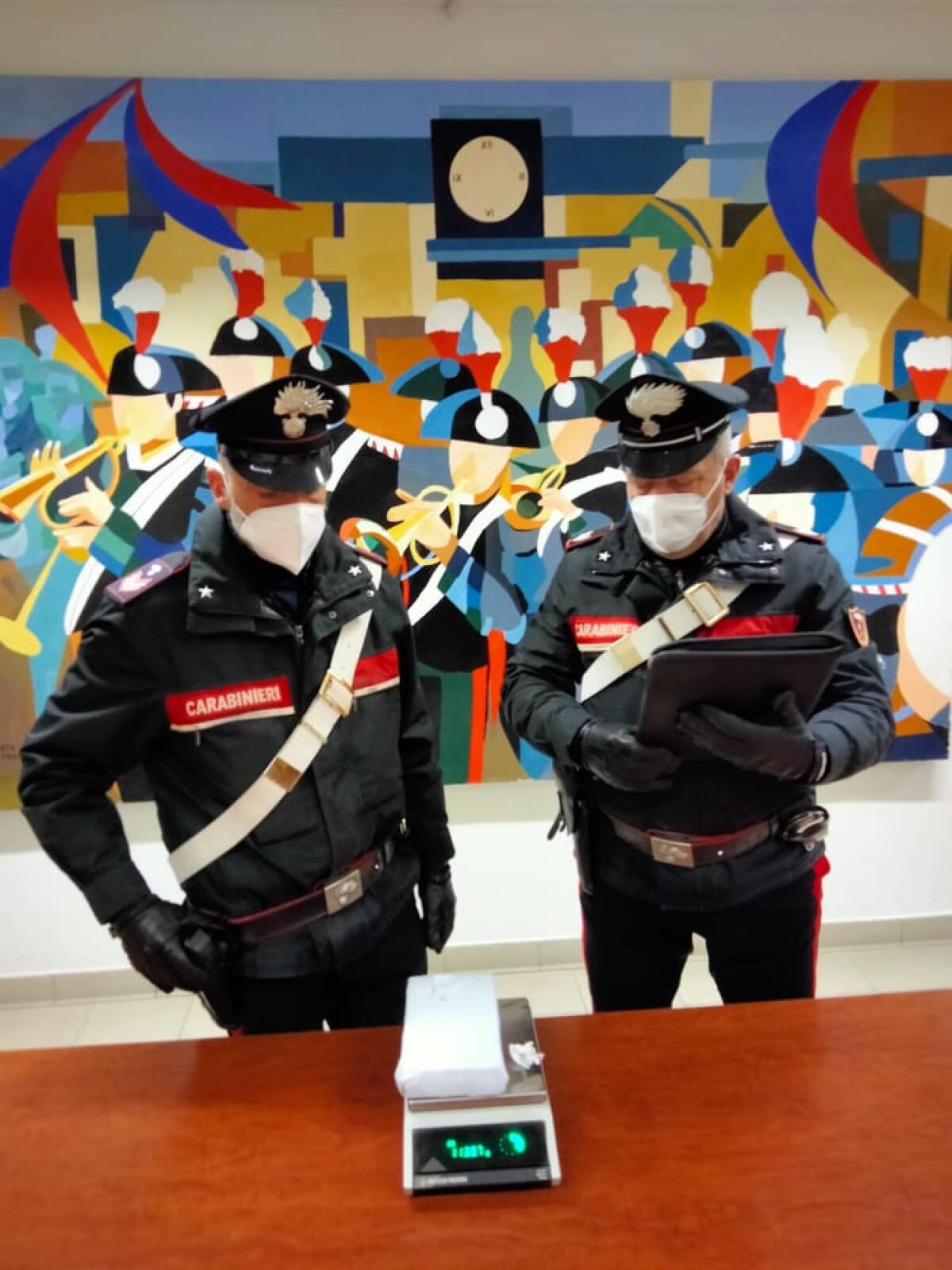 Sorpreso in auto, nella zona di Vallelata, con oltre un chilo di cocaina purissima: i Carabinieri di Aprilia arrestano un 54enne del posto. - 