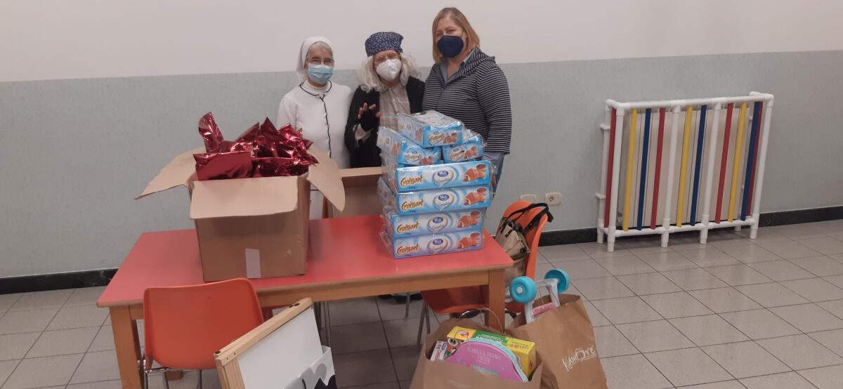 La Befana del Mercatino regala 665 sacchetti pieni di dolci ai bimbi di Aprilia - 