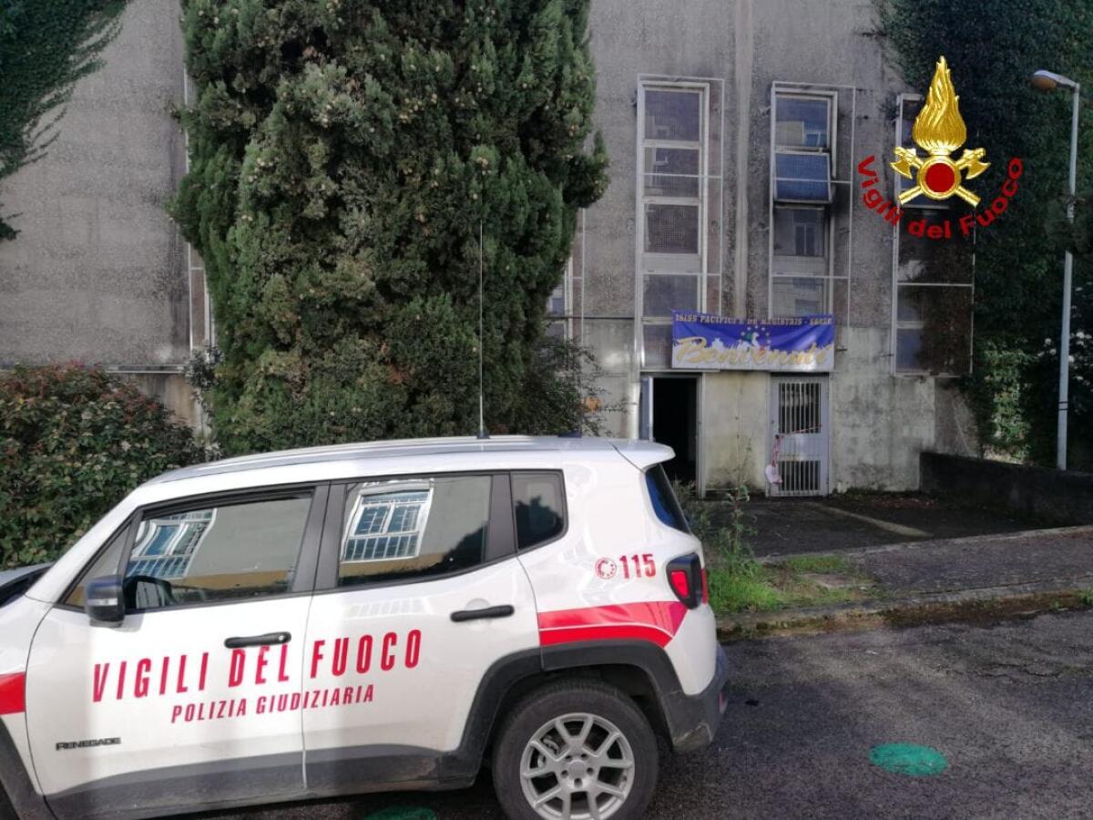 Sezze - Incendio nella palestra dedicata a Daniele Nardi, si indaga sulle cause - 