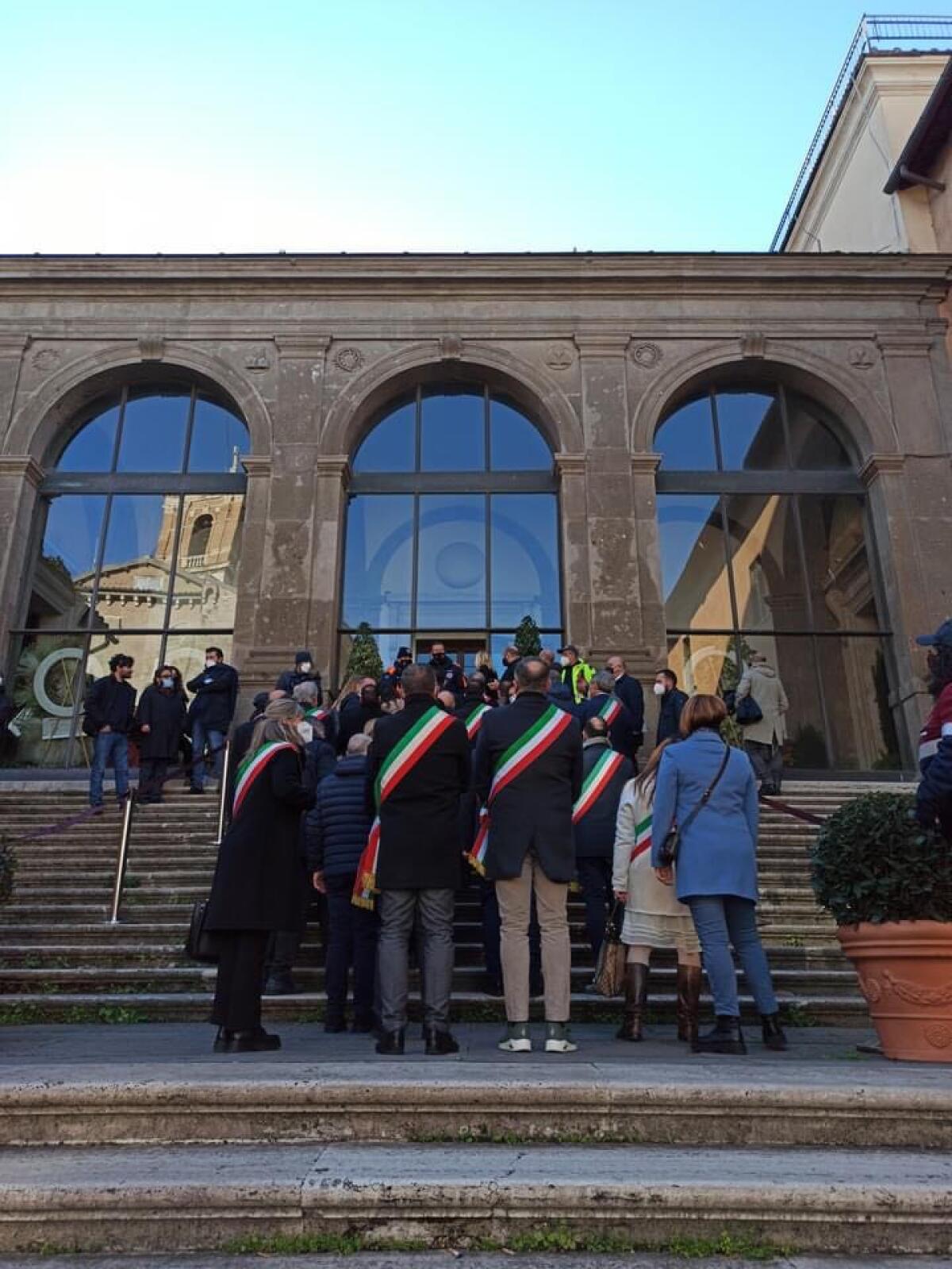 Commozione alla camera ardente per ricordare il Presidente del Parlamento Europeo, David Sassoli: presente delegazione dei sindaci del Lazio - 