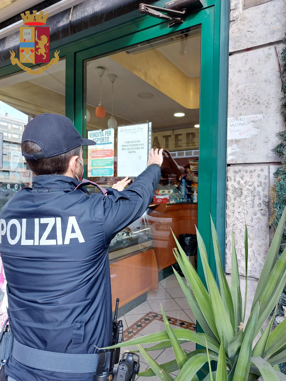 Verifica dei green pass e rispetto delle normative anti-Covid: la Polizia di Frascati denuncia l’avventore di un locale. - 