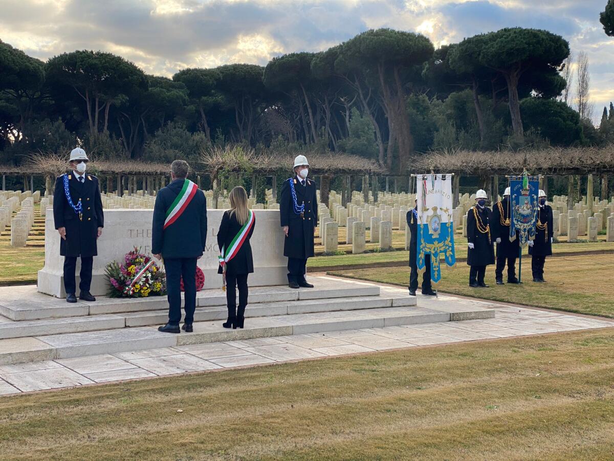 Sbarco Alleato: il veterano Harry Shindler, 100 anni, onora i suoi compagni che, 78 anni fa, persero la vita nella Battaglia di Anzio. Le FOTO - 