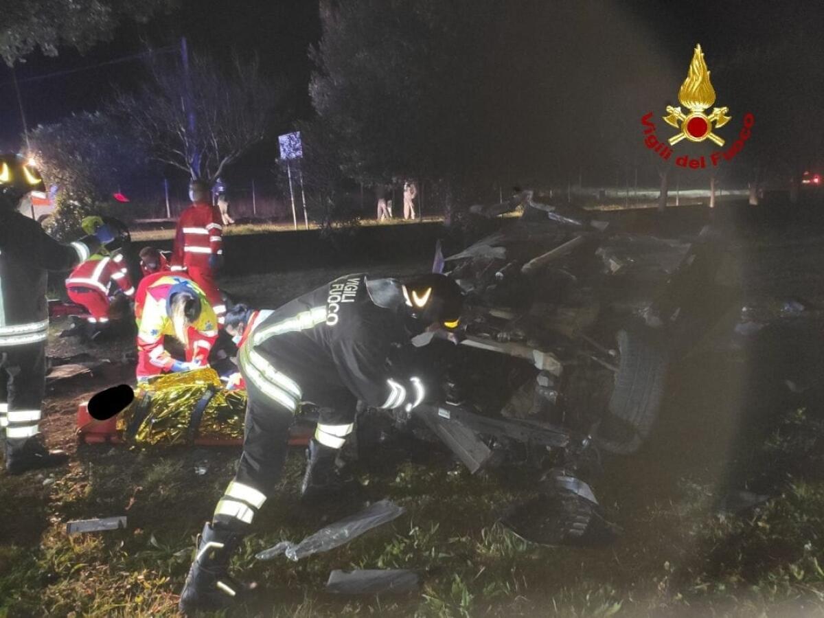 Incidente stradale la notte scorsa sulla Pontinia, a Sabaudia, alla rotatoria con la Migliara 47: tre feriti. - 