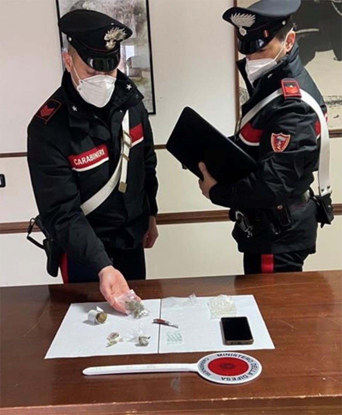 Tre giovani in auto fermati e perquisiti a Terracina: in manette finisce un 26enne per droga. - 