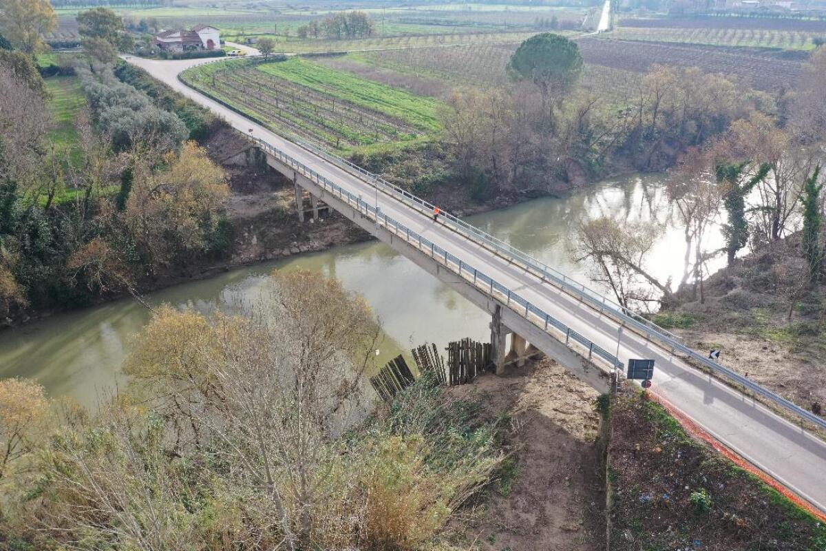 La Provincia di Latina firma il contratto per l’affidamento del progetto di adeguamento sismico del ponte del Garigliano. - 