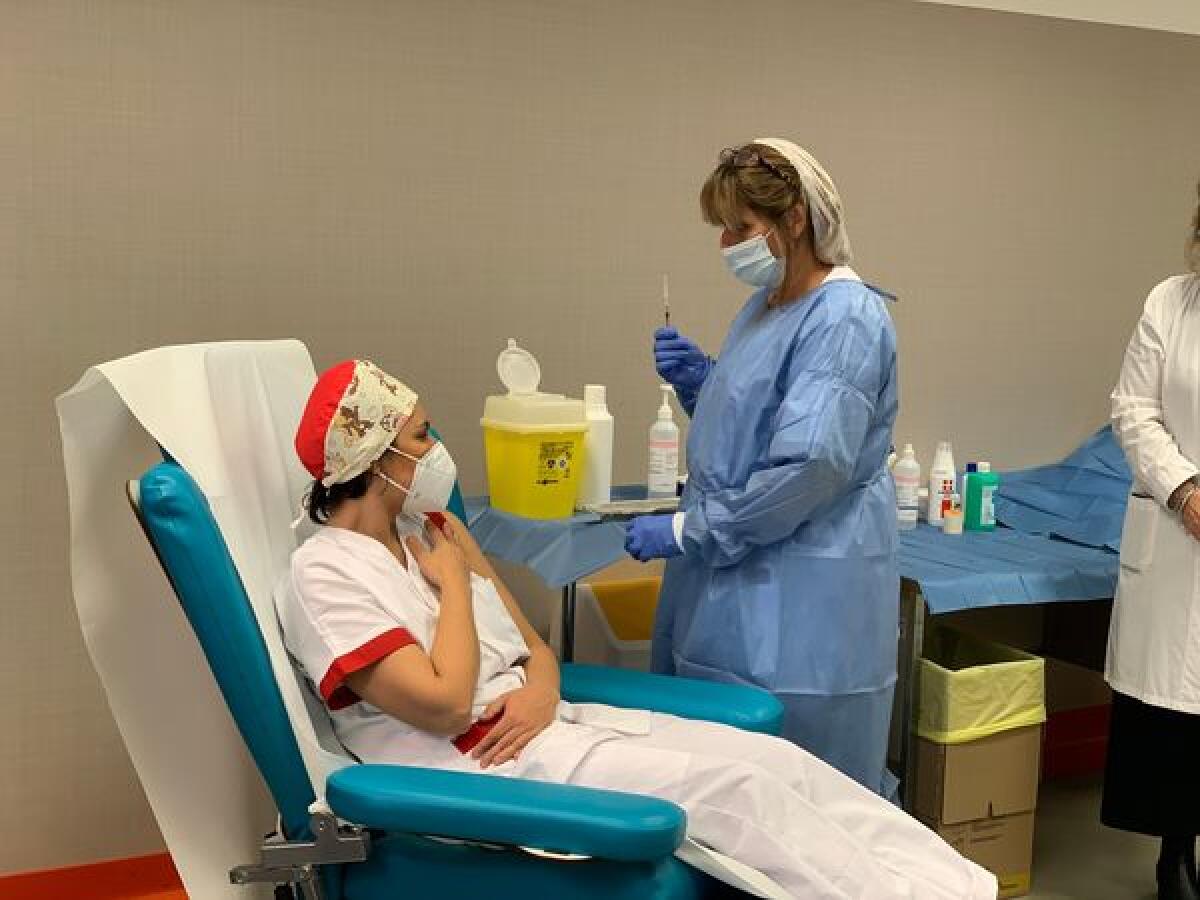 Coronavirus, disattivato l'hub vaccinale dell'Ospedale dei Castelli: in più di un anno somministrate oltre 285mila dosi - 