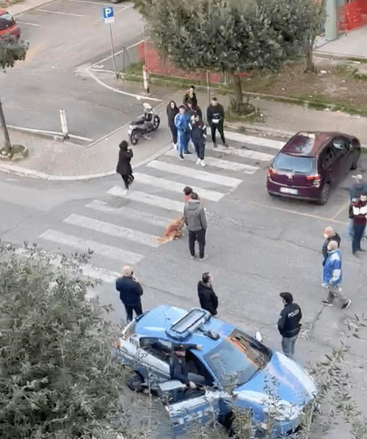 L'inviato di Striscia, Brumotti ad Aprilia per documentare lo spaccio di droga nel quartiere Toscanini - 
