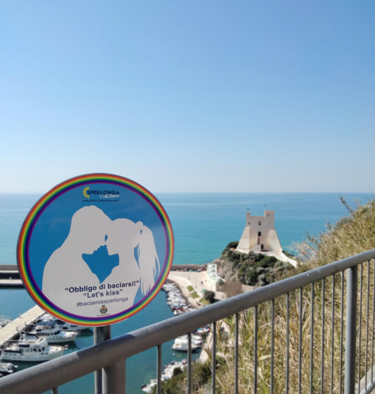 A Sperlonga arriva l’“obbligo di baciarsi”. L’iniziativa di Sperlonga Turismo, nei luoghi più romantici del Borgo. - 