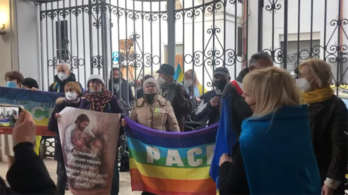 Le donne ucraine, angosciate per la sorte dei loro familiari, incontrano il Sindaco di Albano. - 