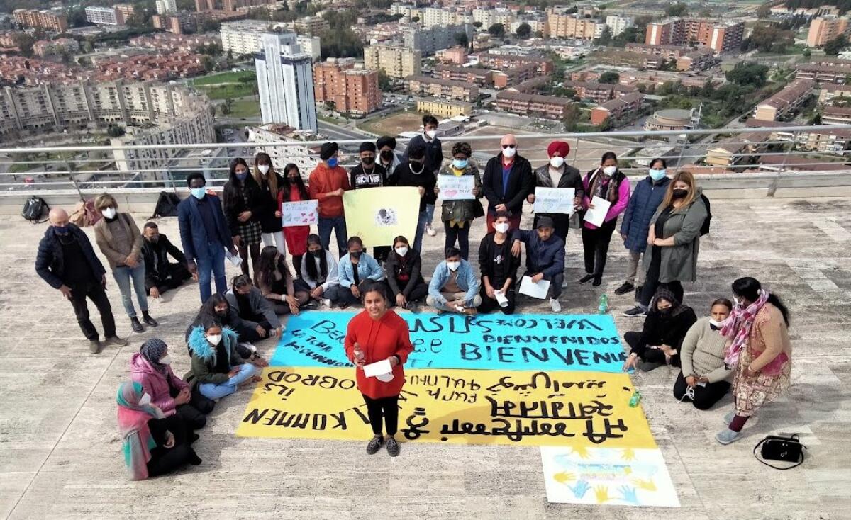 Il benvenuto degli studenti del Cpia ai rifugiati ucraini: «Noi siamo immigrati e possiamo capire come ci si sente a iniziare una nuova vita da zero». VIDEO - 