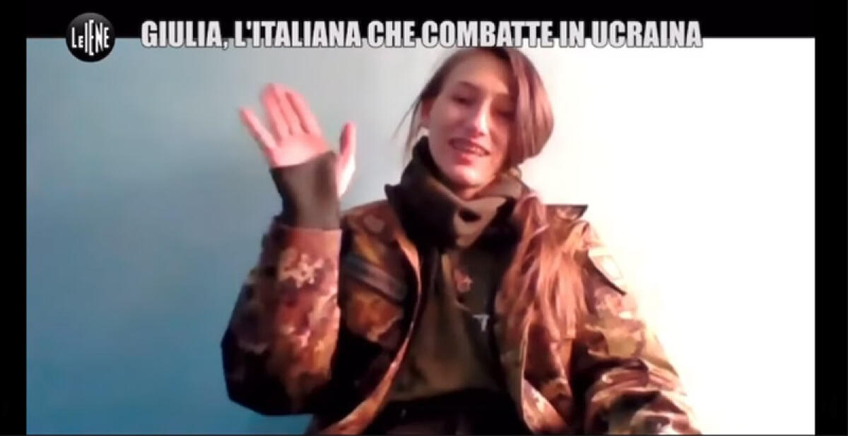 Guerra in Ucraina, nonnismo al Comani: l'ex dell'Aeronautica Giulia Schiff è al fronte. A Le Iene dice: "Non sono una mercenaria, a Kiev per gli indifesi" - 