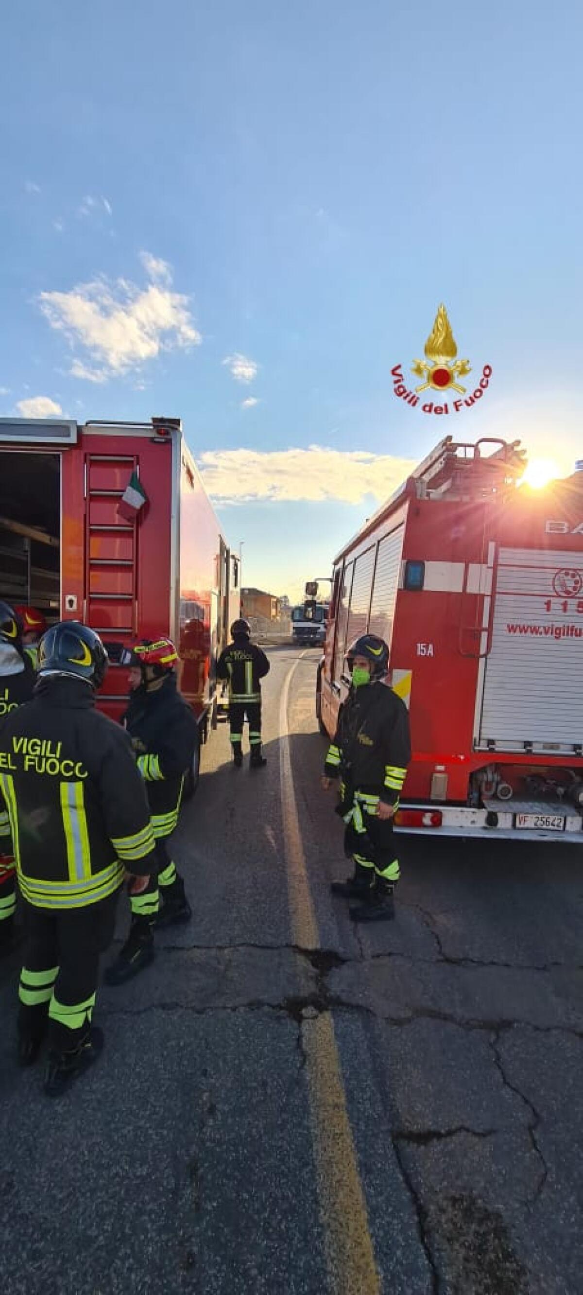 31enne precipita dal ponte di Ariccia: soccorsa ancora in vita dai vigili del fuoco e dai sanitari. - 