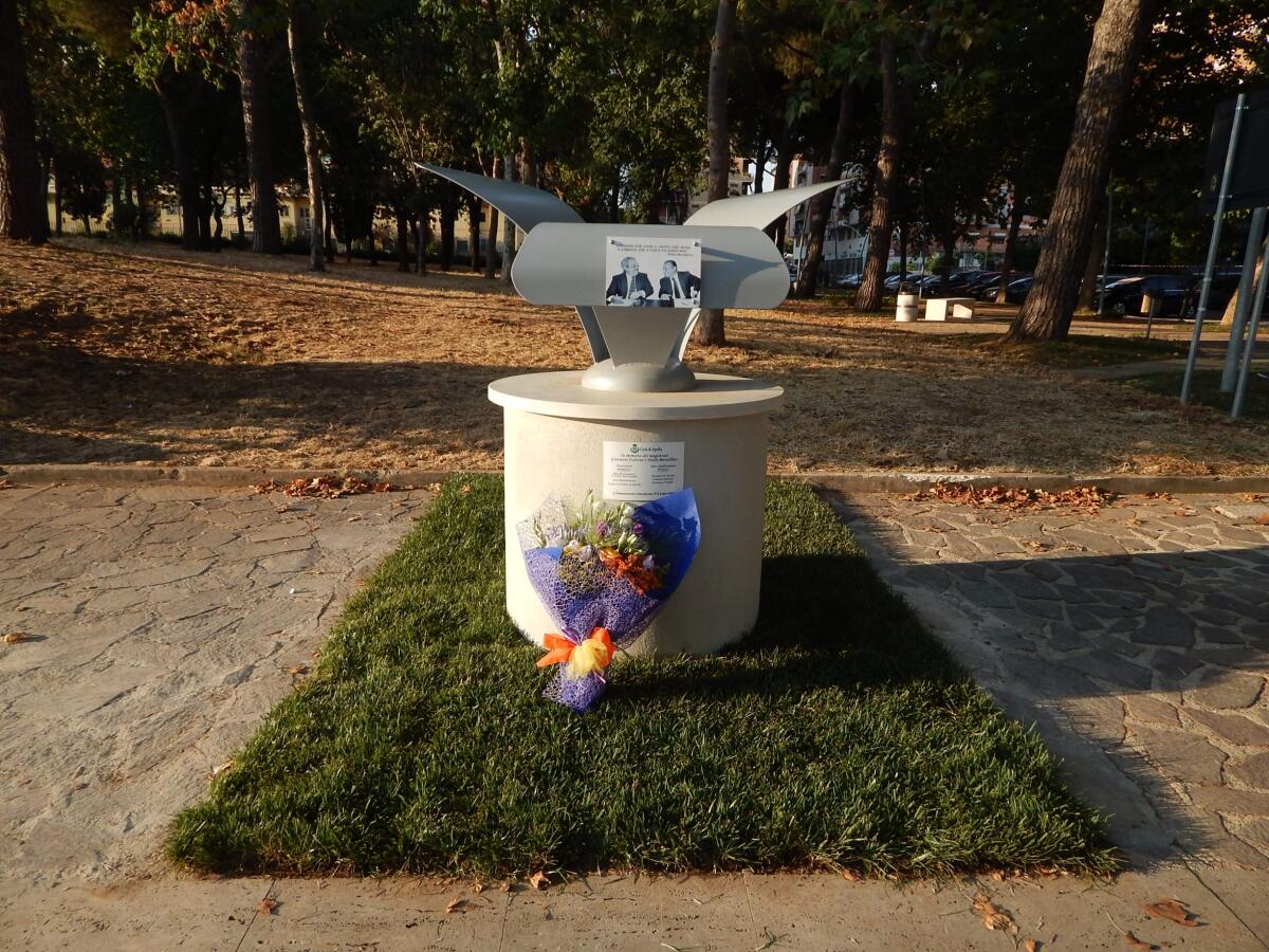 Mafie - Giornata della memoria, ad Aprilia doppio appuntamento: uno al parco Falcone e Borsellino, l'altro con Franco La Torre - 