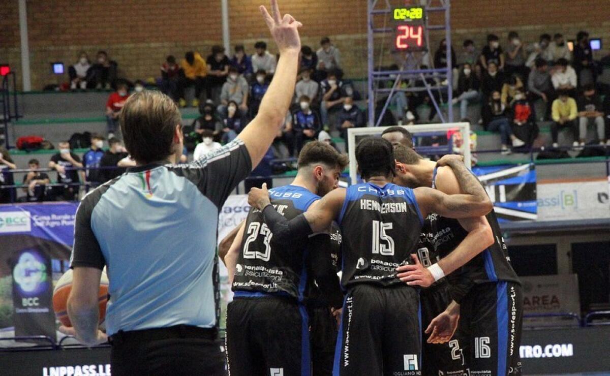 Basket serie A2: terza vittoria consecutiva  per il Latina che supera Ravenna 88-84. - 