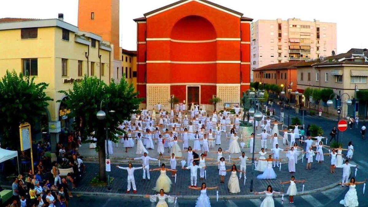 In bianco per chiedere Pace con le Scie Luminose - 