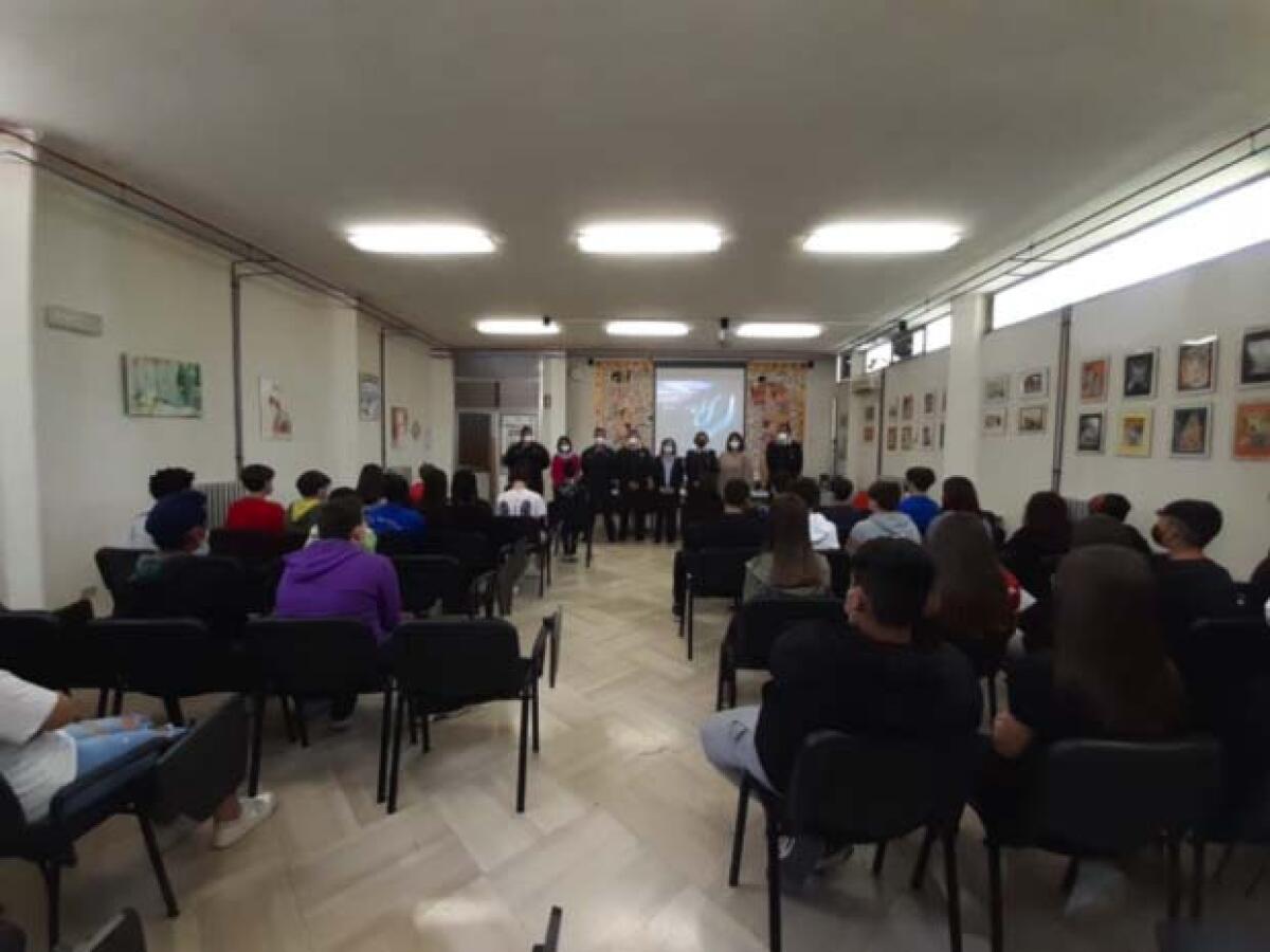 Cultura della legalità, a Latina Scalo i Carabinieri incontrano gli alunni dell'IC Manuzio - 