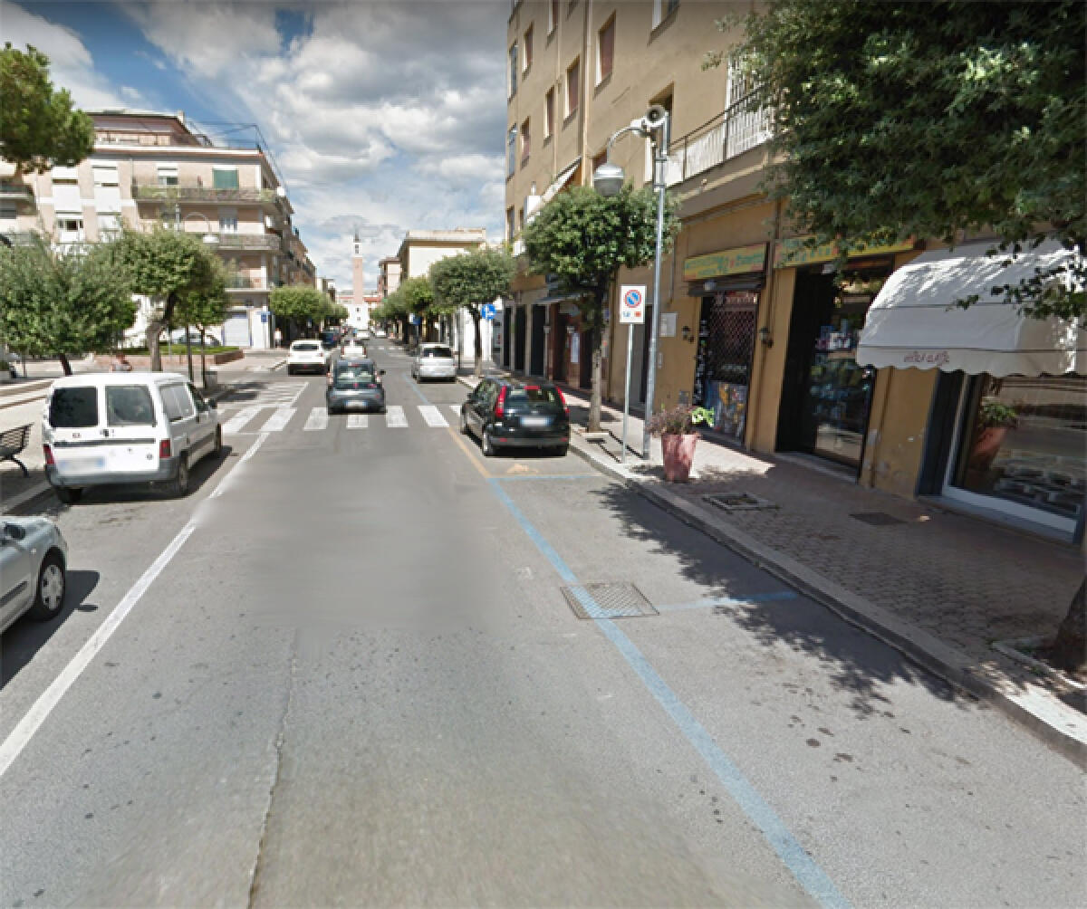 Ennesima rapina a mano armata ad Aprilia: in due portano via l’incasso di una nota profumeria del centro. - 