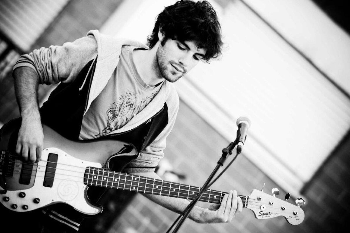 Morto per un malore il giovane musicista di Velletri Simone Massarut. Da poco si era trasferito ad Aprilia. - 